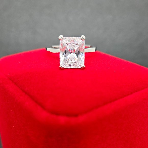 CGSRING  4 Carat Radiant Cut Solitaire Moissanite Ring Size 6.5 (NWOT) - Picture 11 of 13